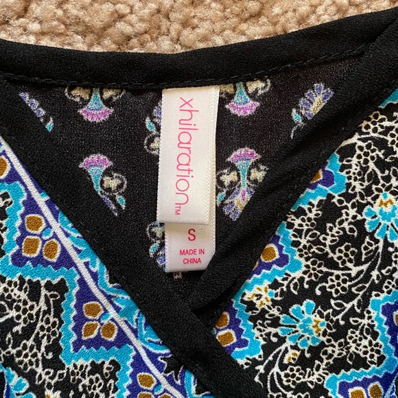 Cold shoulder romper, size small - Picture 3 of 4